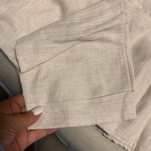 Banana Republic Linen Capris - Picture 2 of 6